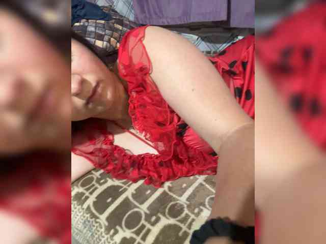 Queenli483 webcam