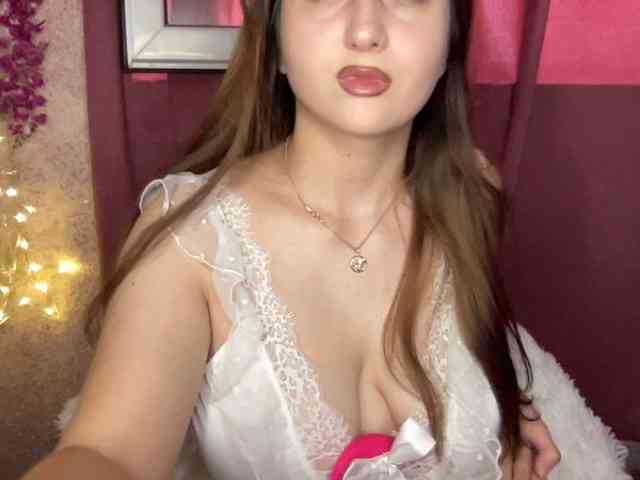 Queenli483 webcam