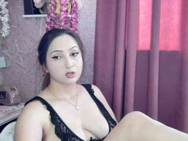 Queenli483 webcam