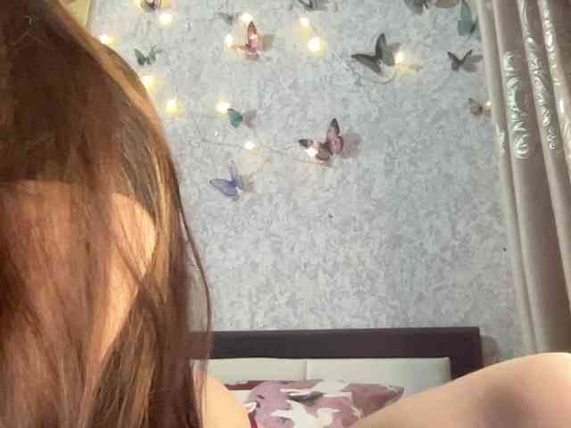 Queenli483 webcam