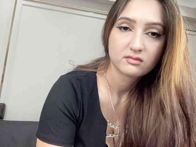 Queenli483 webcam