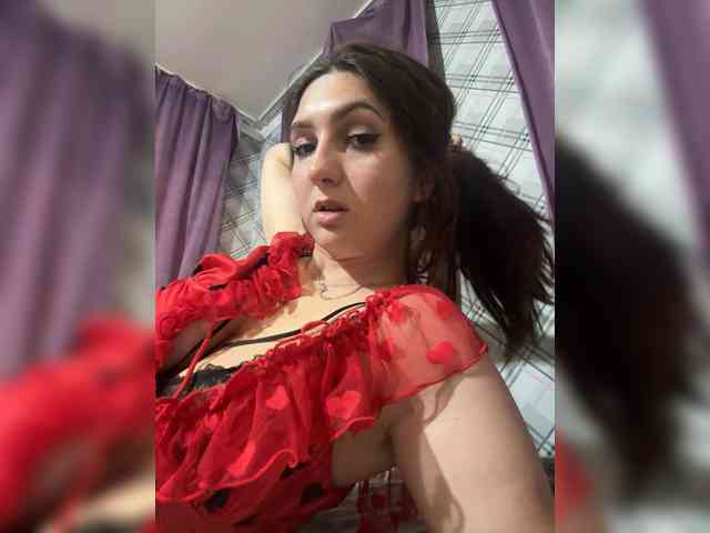 Queenli483 webcam