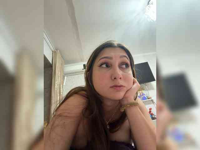 Queenli483 webcam