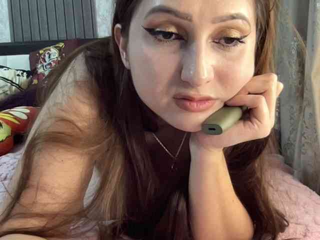 Queenli483 webcam