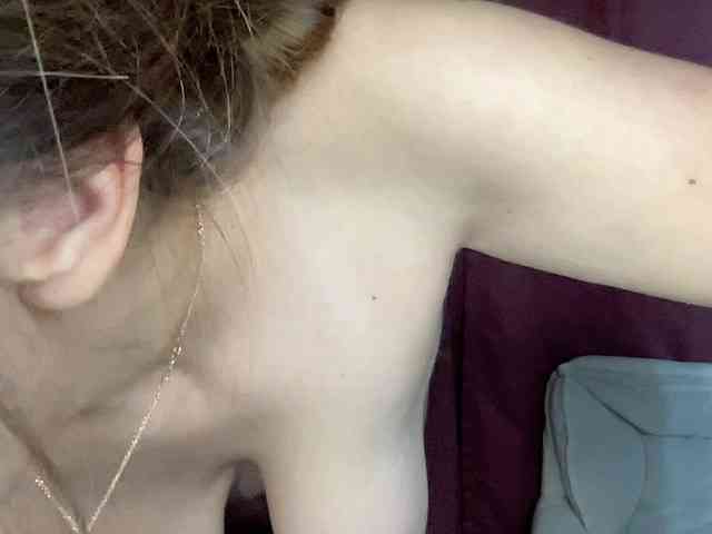 Queenli483 webcam