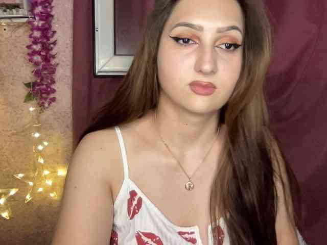 Queenli483 webcam
