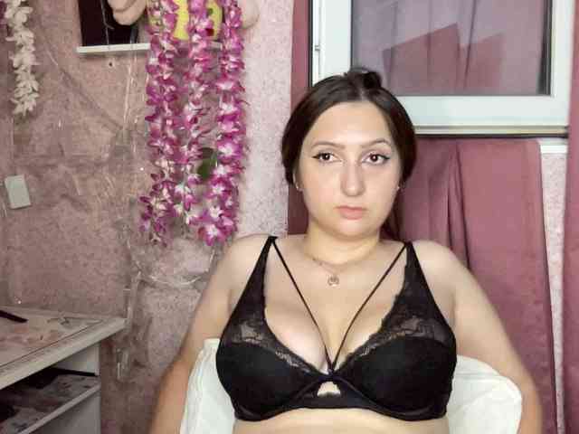 Queenli483 webcam