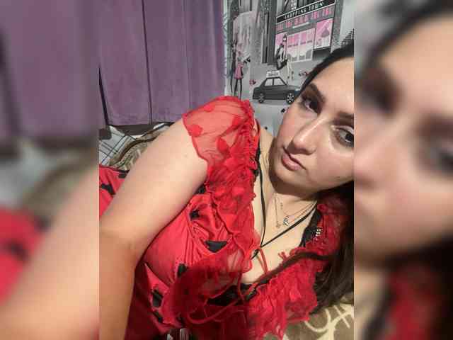 Queenli483 webcam