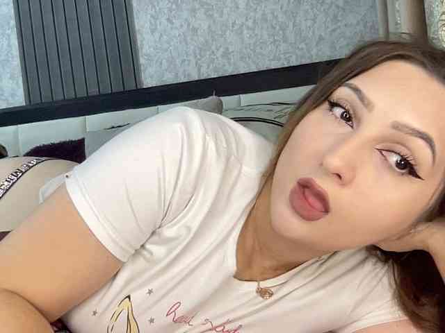 Queenli483 webcam