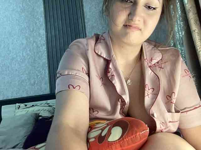 Queenli483 webcam