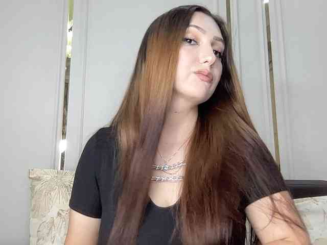 Queenli483 webcam