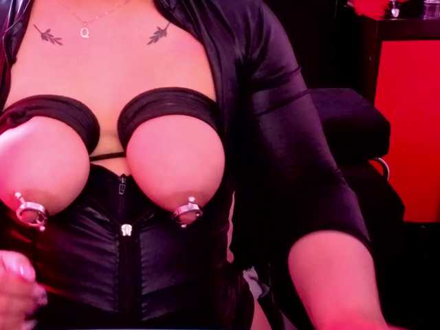 Paulinabdsm live cam on BongaCams