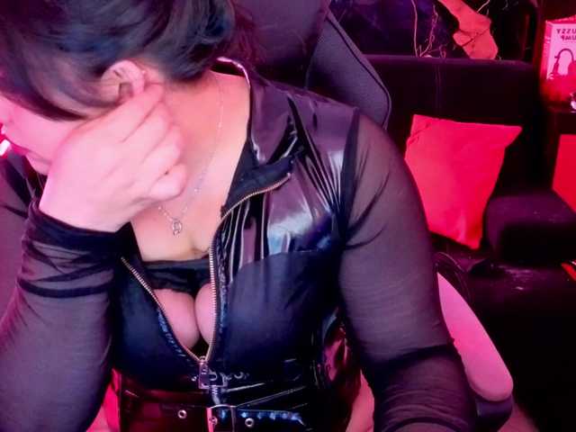 Paulinabdsm live cam on BongaCams