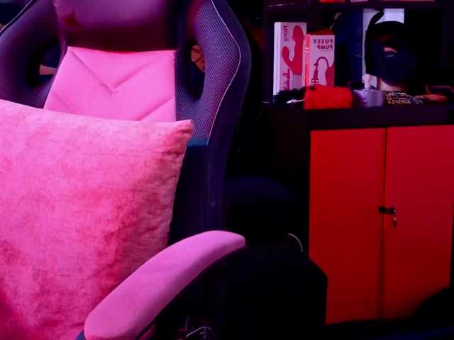 Paulinabdsm live cam on BongaCams