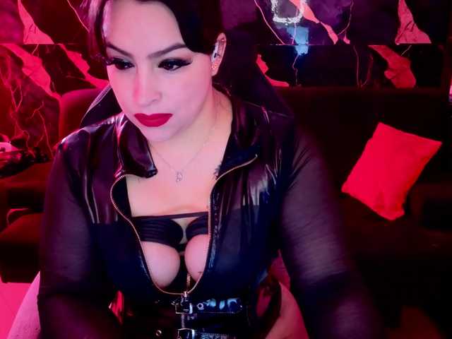 Paulinabdsm live cam on BongaCams