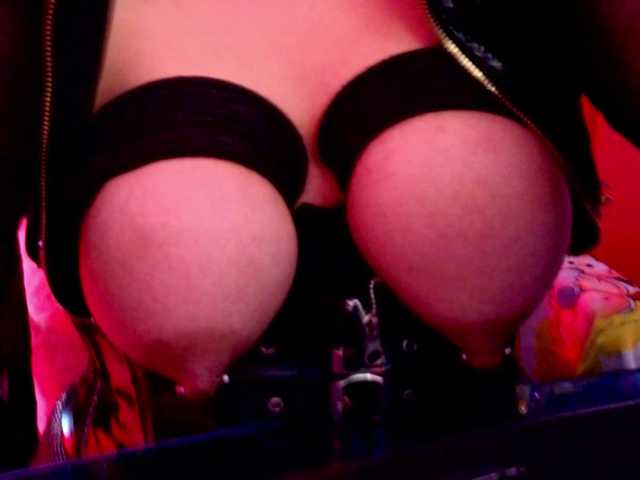 Paulinabdsm live cam on BongaCams