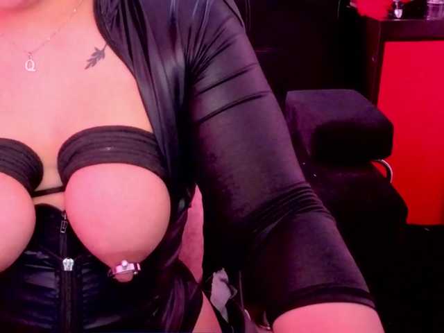Paulinabdsm live cam on BongaCams