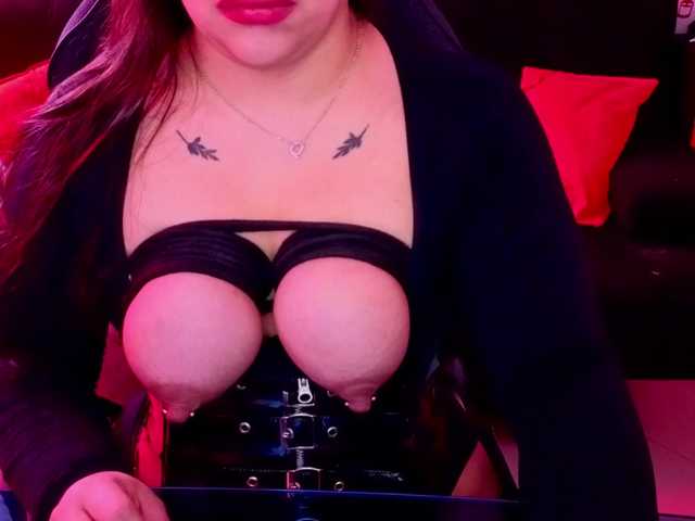Paulinabdsm live cam on BongaCams