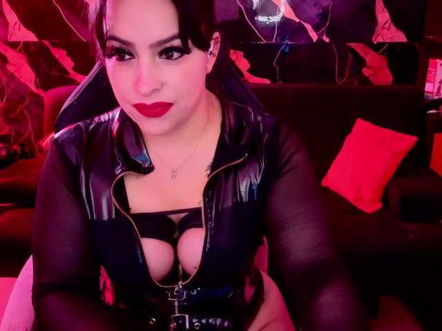 Paulinabdsm live cam on BongaCams