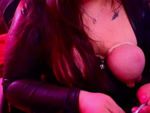 Paulinabdsm live cam on BongaCams