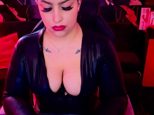 Paulinabdsm live cam on BongaCams