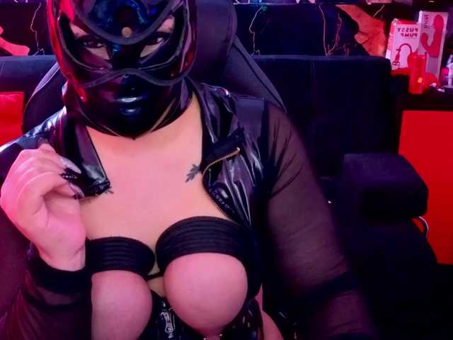 Paulinabdsm live cam on BongaCams