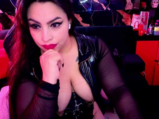 Paulinabdsm live cam on BongaCams