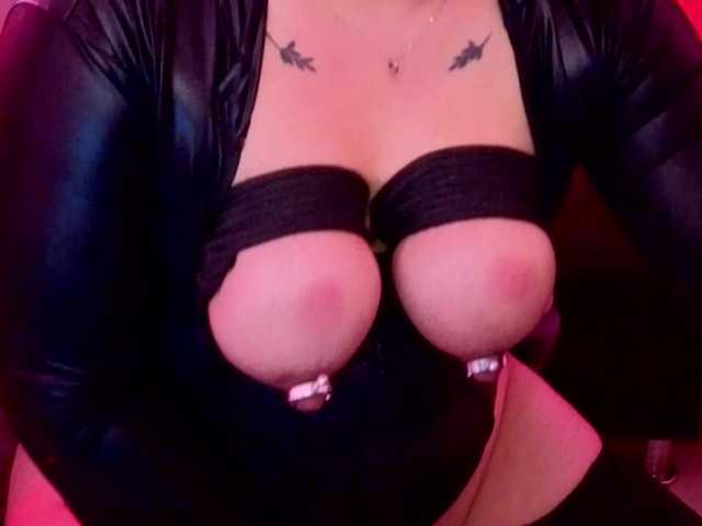 Paulinabdsm live cam on BongaCams