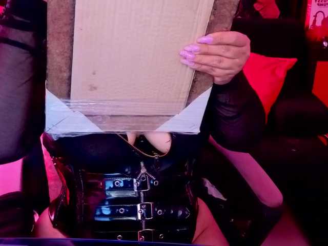 Paulinabdsm live cam on BongaCams