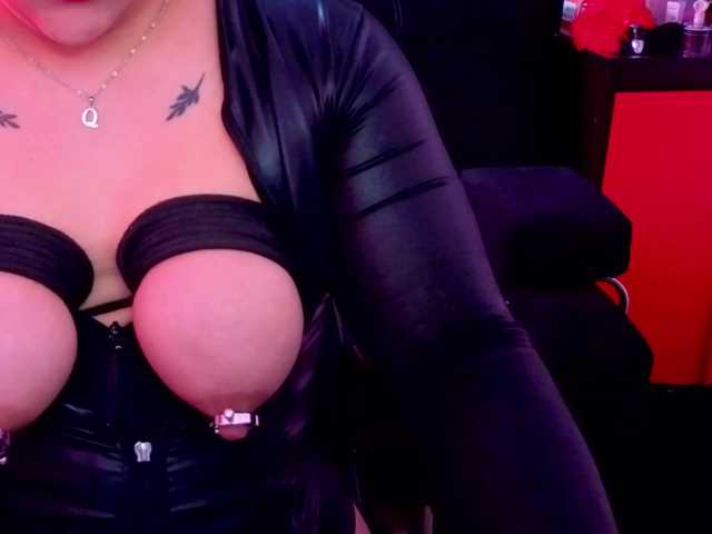 Paulinabdsm live cam on BongaCams