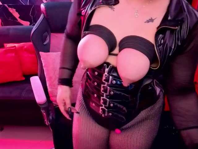 Paulinabdsm live cam on BongaCams