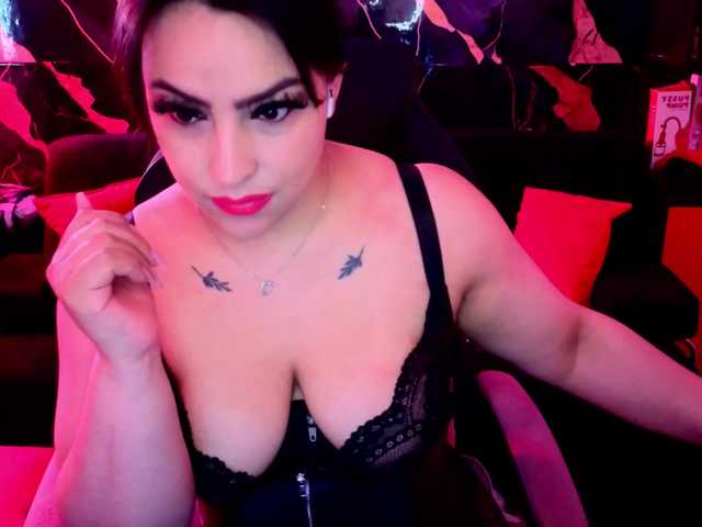 Paulinabdsm live cam on BongaCams