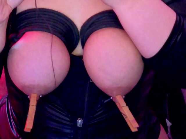 Paulinabdsm live cam on BongaCams