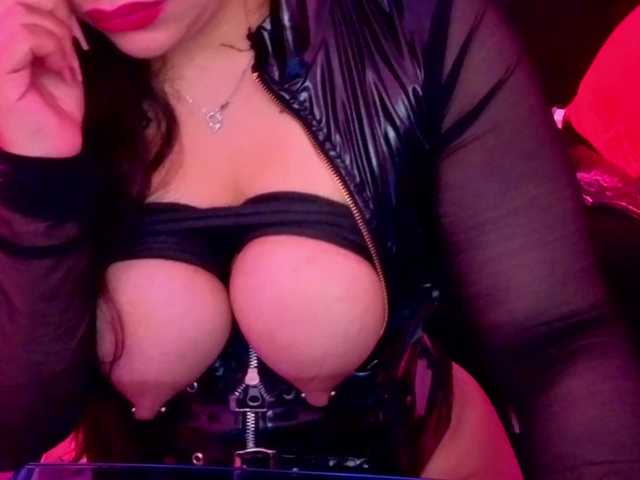 Paulinabdsm live cam on BongaCams