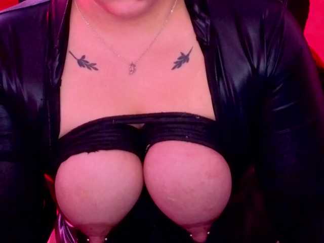 Paulinabdsm live cam on BongaCams