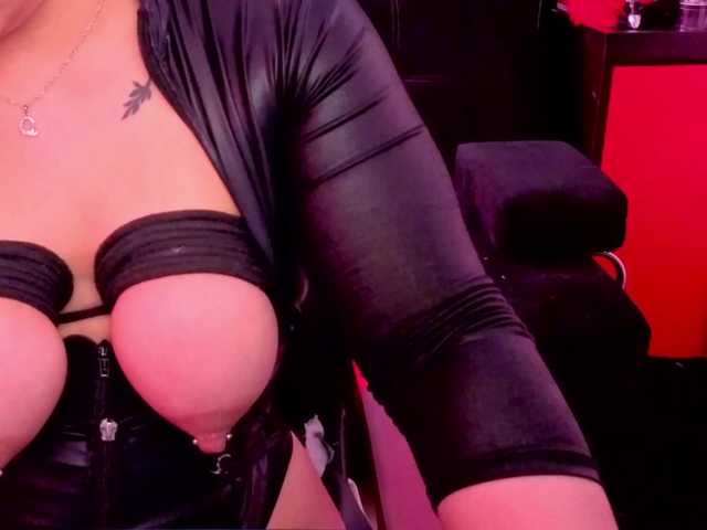 Paulinabdsm live cam on BongaCams