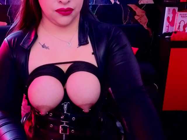 Paulinabdsm live cam on BongaCams