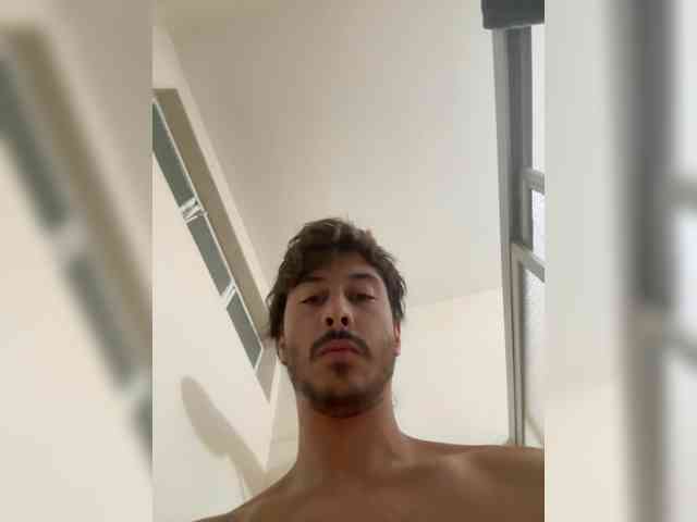 B2gcam Live Webcam on BongaCams