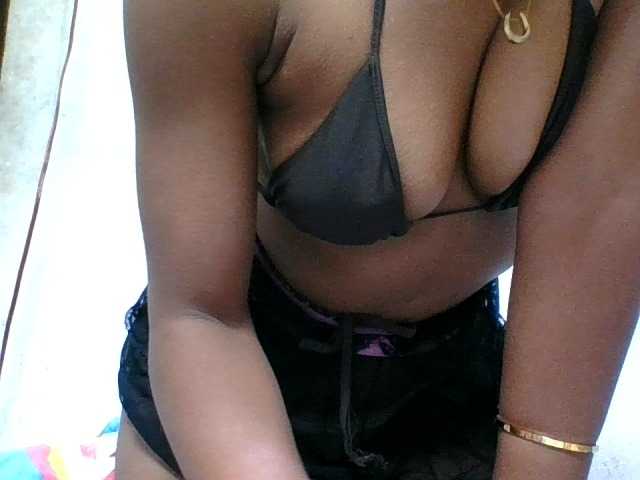 Frangele live cam on BongaCams