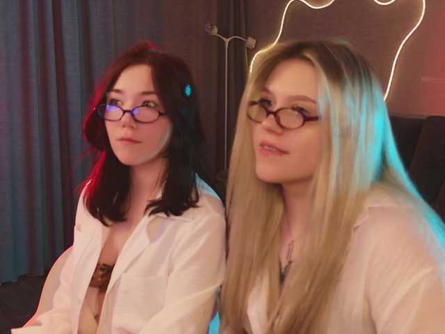 velouraa live cam on BongaCams