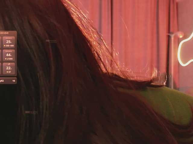 velouraa live cam on BongaCams