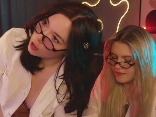 velouraa live cam on BongaCams