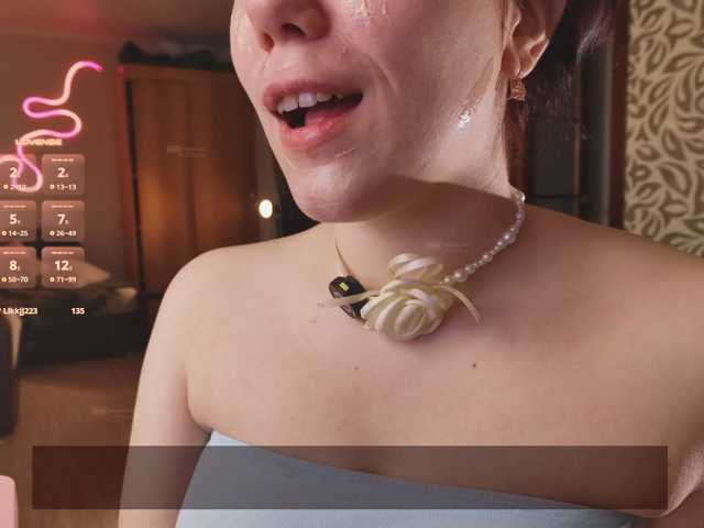 velouraa live cam on BongaCams