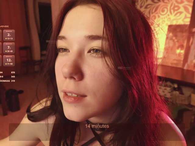 velouraa live cam on BongaCams