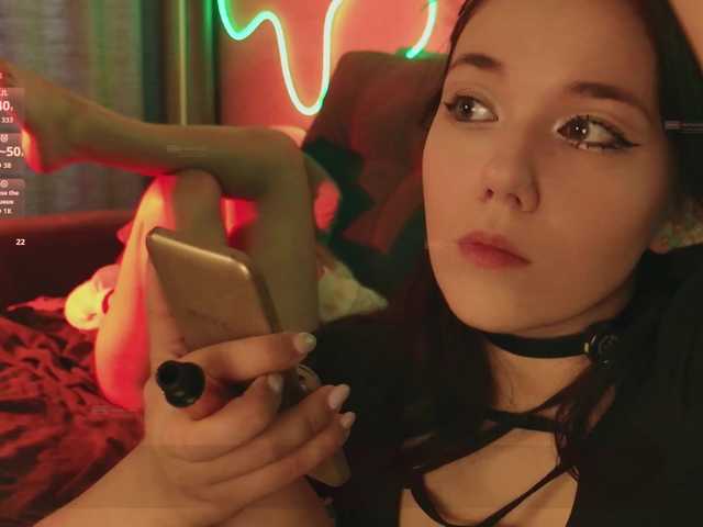velouraa live cam on BongaCams
