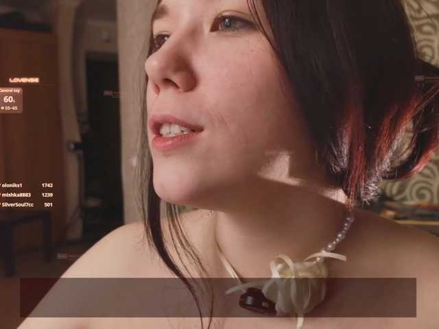 velouraa live cam on BongaCams