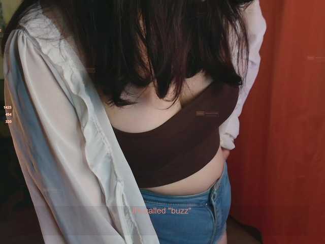 velouraa live cam on BongaCams