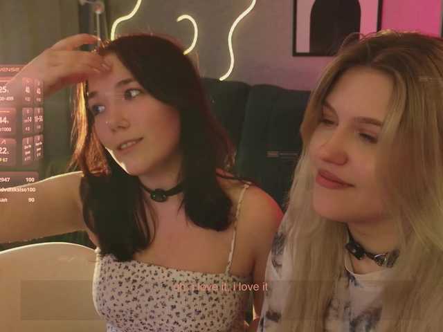 velouraa live cam on BongaCams