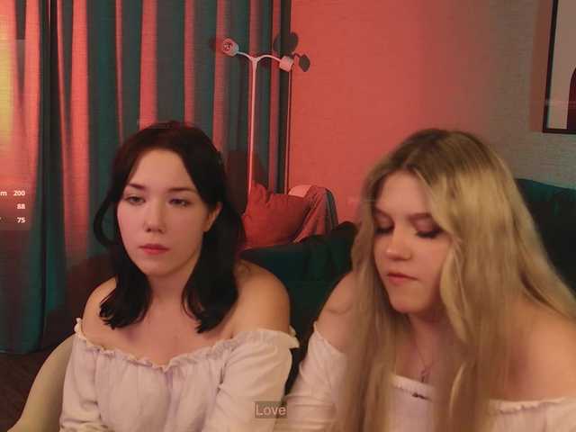 velouraa live cam on BongaCams