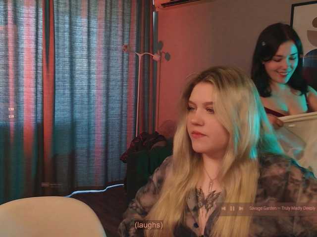 velouraa live cam on BongaCams